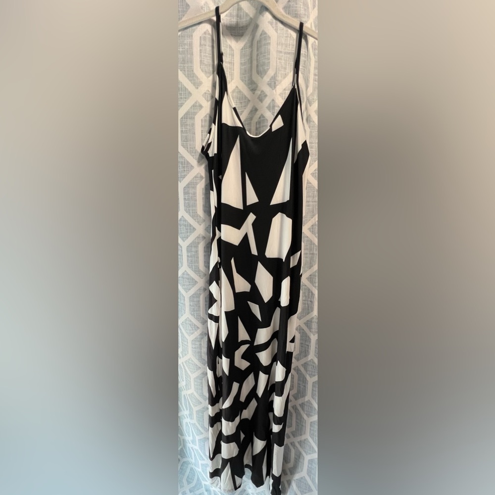 Black and White Geometric Maxi Dress